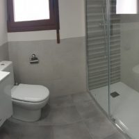 Baño completo con ducha